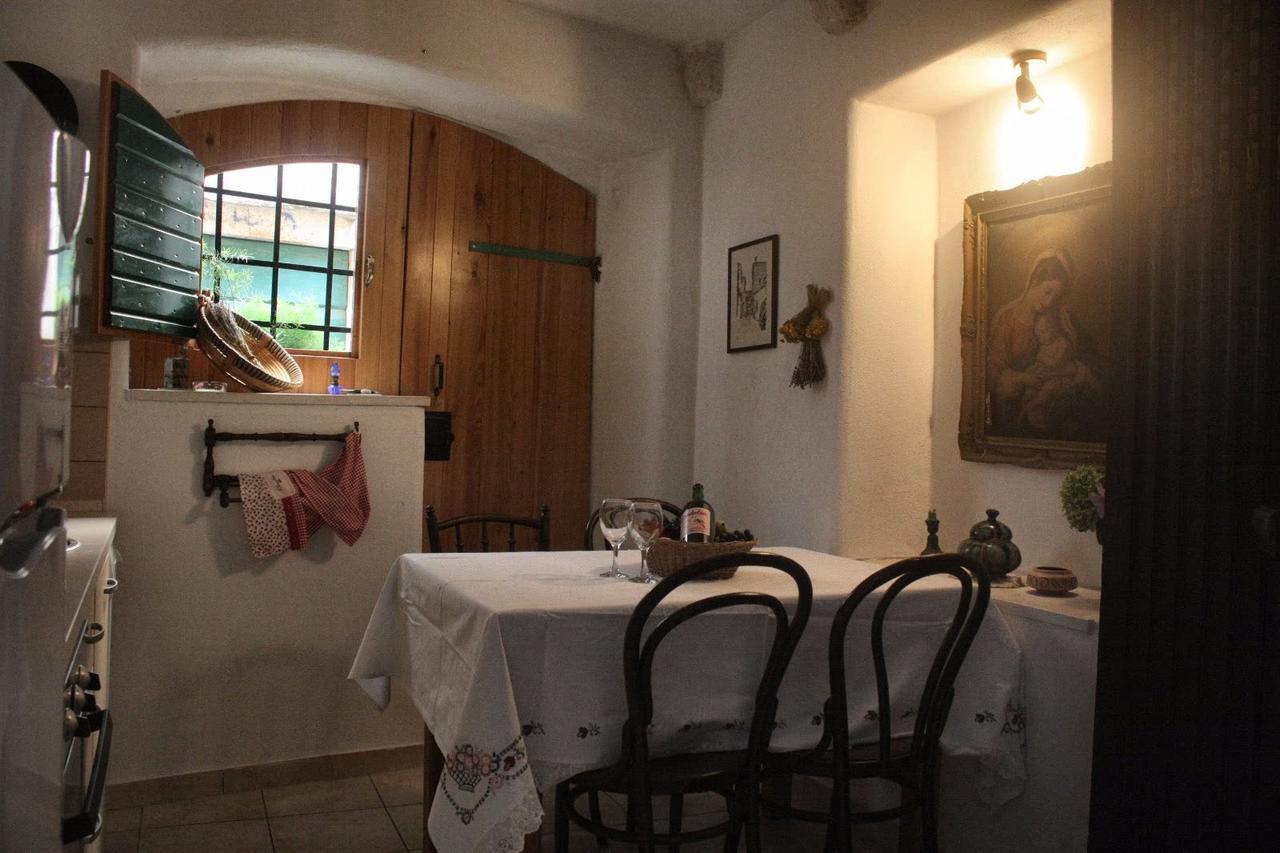 Guest House Lucijo ヴルボスカ エクステリア 写真